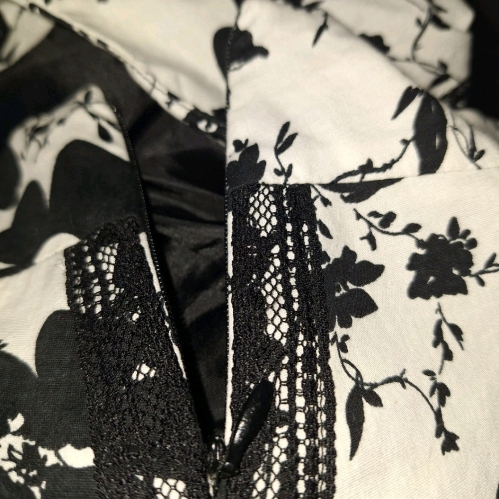 Erin B Womens Fashion Skirt Size 10 Floral Lace Skirt Side Zip  (Eb29P) - Picture 4 of 4